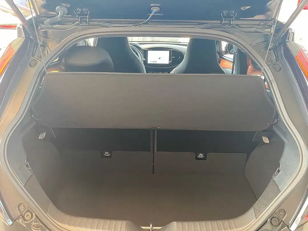 Toyota Aygo X 1.5 Hybrid Lounge - Thumbnail 10