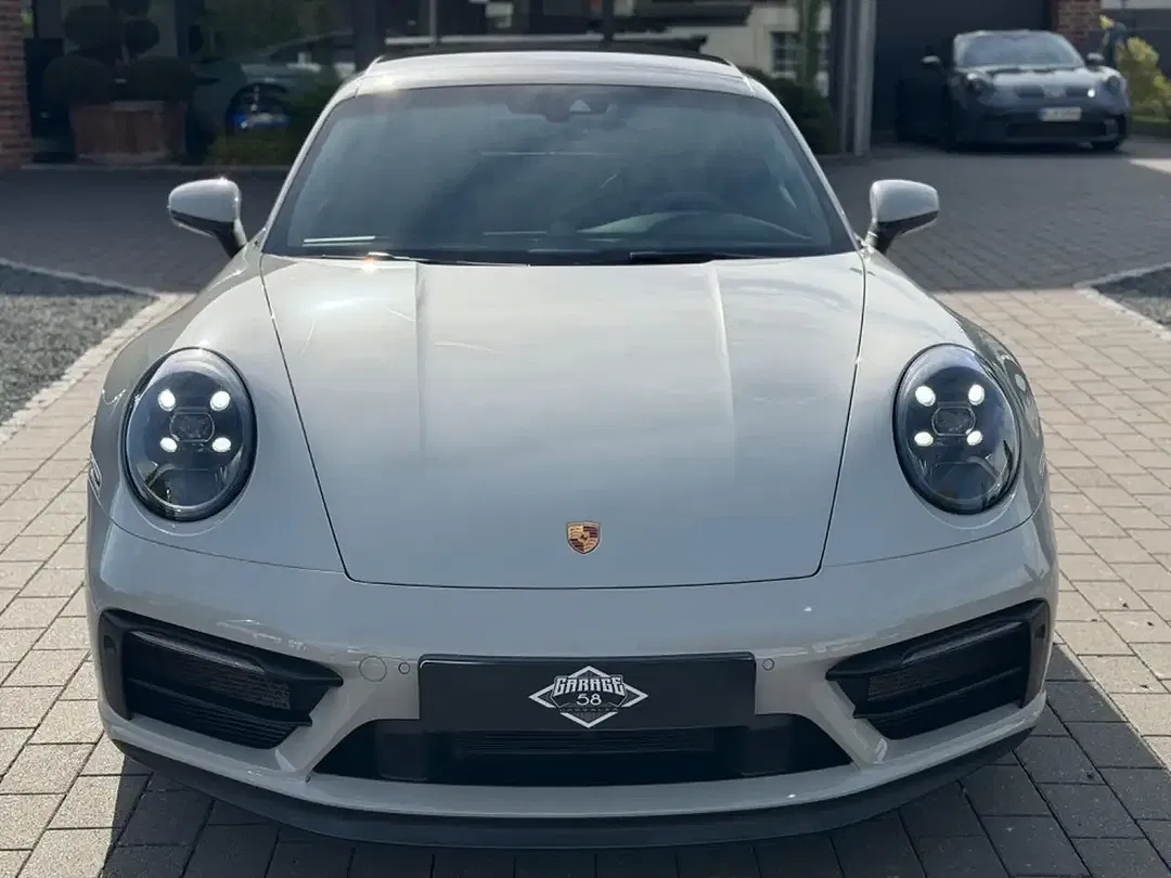 Porsche 992 Carrera GTS - Thumbnail 3