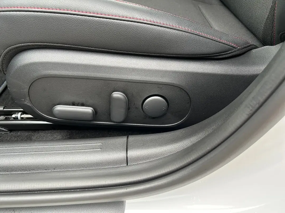 Hyundai IONIQ 6 N Line - Thumbnail 9