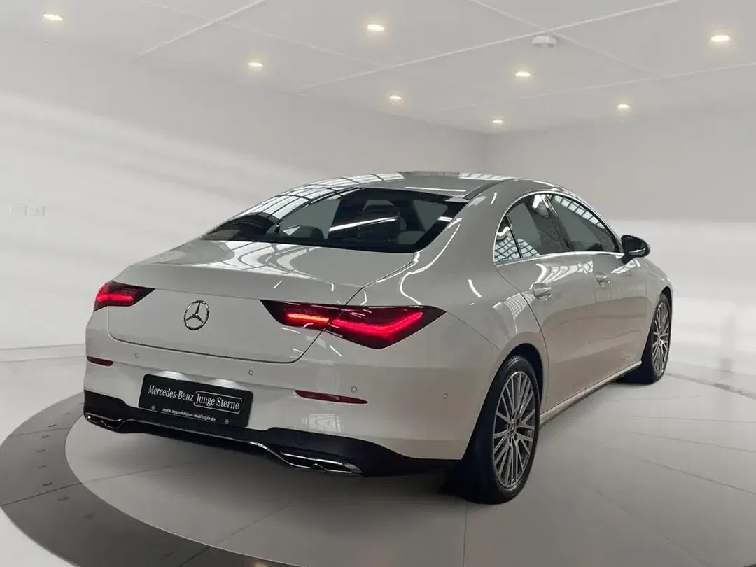 Mercedes-Benz CLA 180 Progressive - foto 2