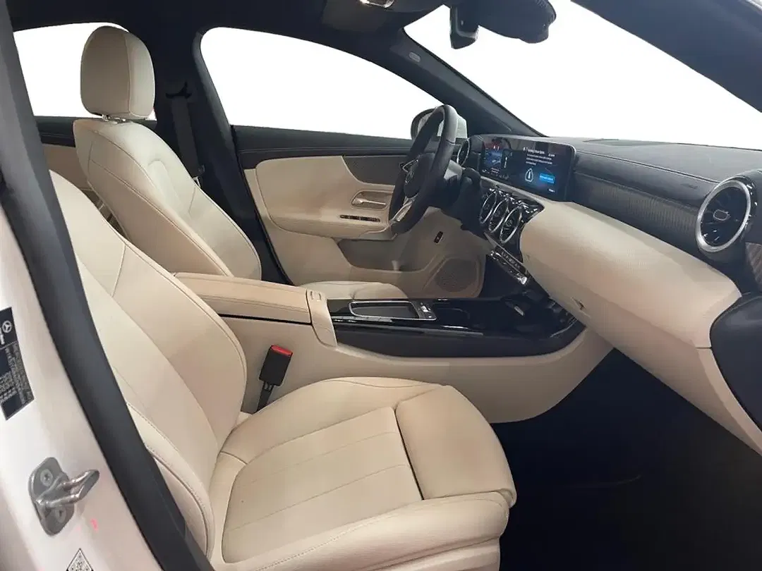 Mercedes-Benz CLA 180 Progressive - Thumbnail 3