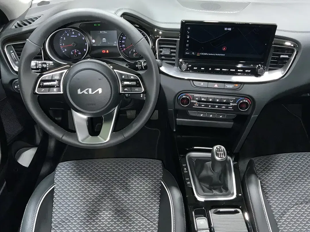 Kia XCeed Vision - Thumbnail 12