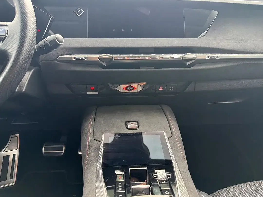 DS Automobiles DS 4 - Thumbnail 10