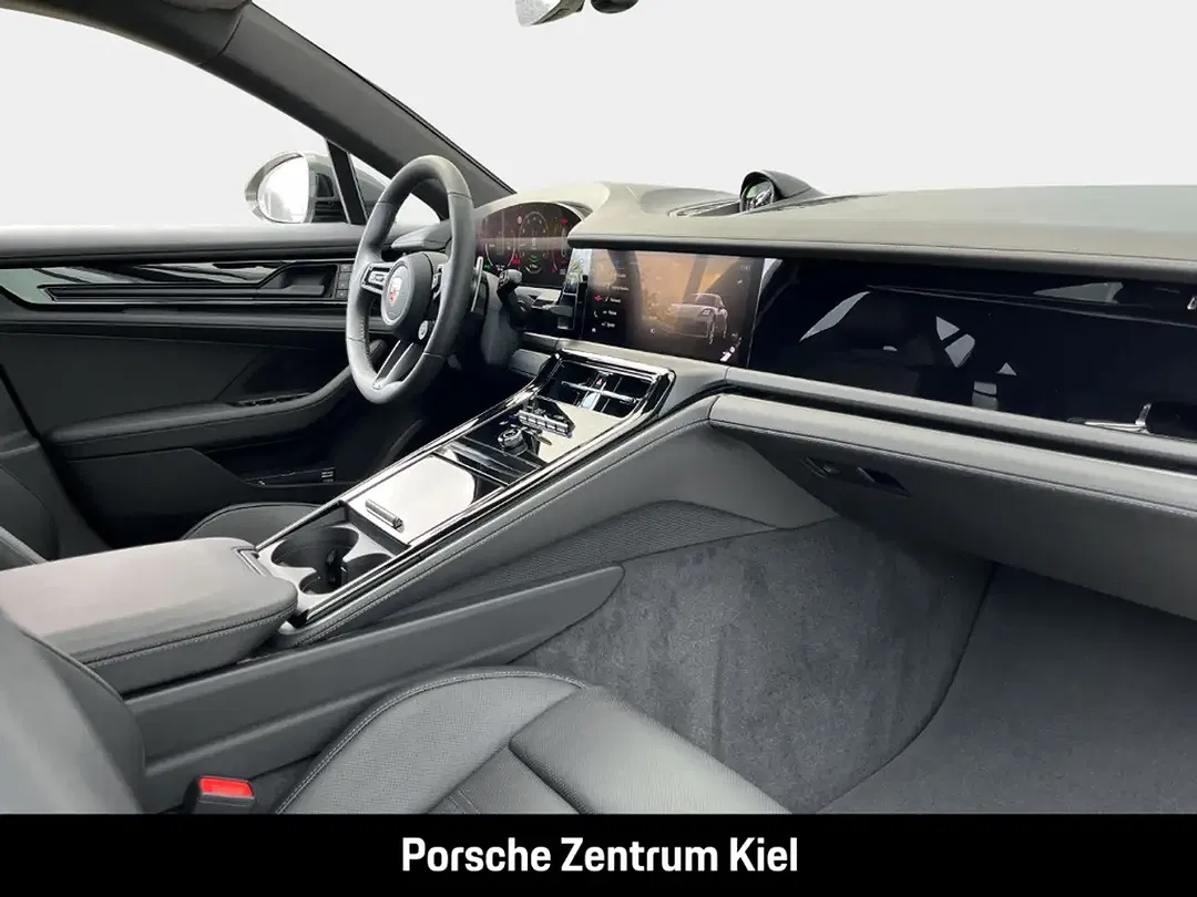 Porsche Panamera E-Hybrid 4 - Thumbnail 11