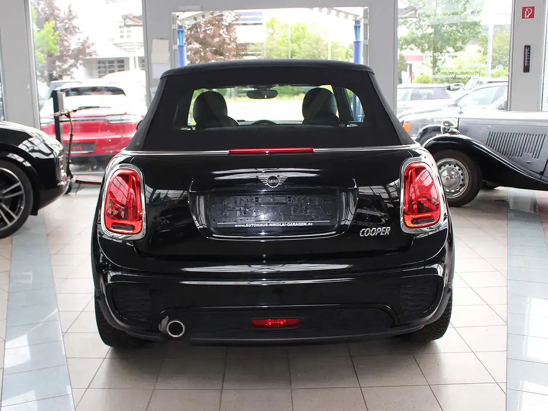 MINI Cooper AUT John Cooper Works - Thumbnail 3