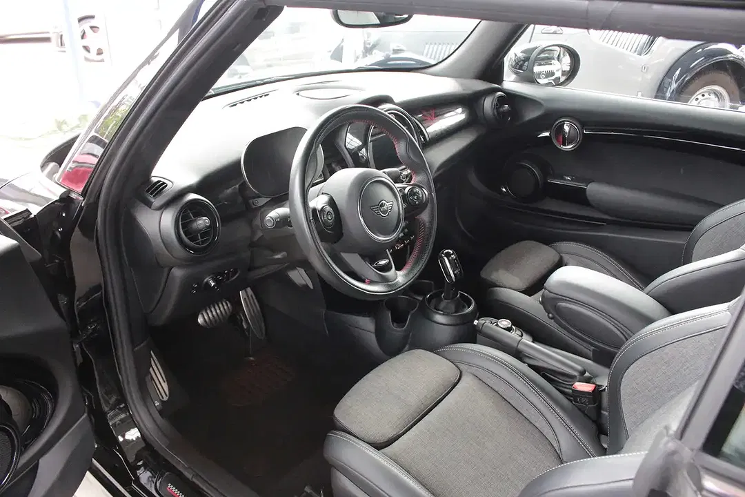 MINI Cooper AUT John Cooper Works - Thumbnail 9