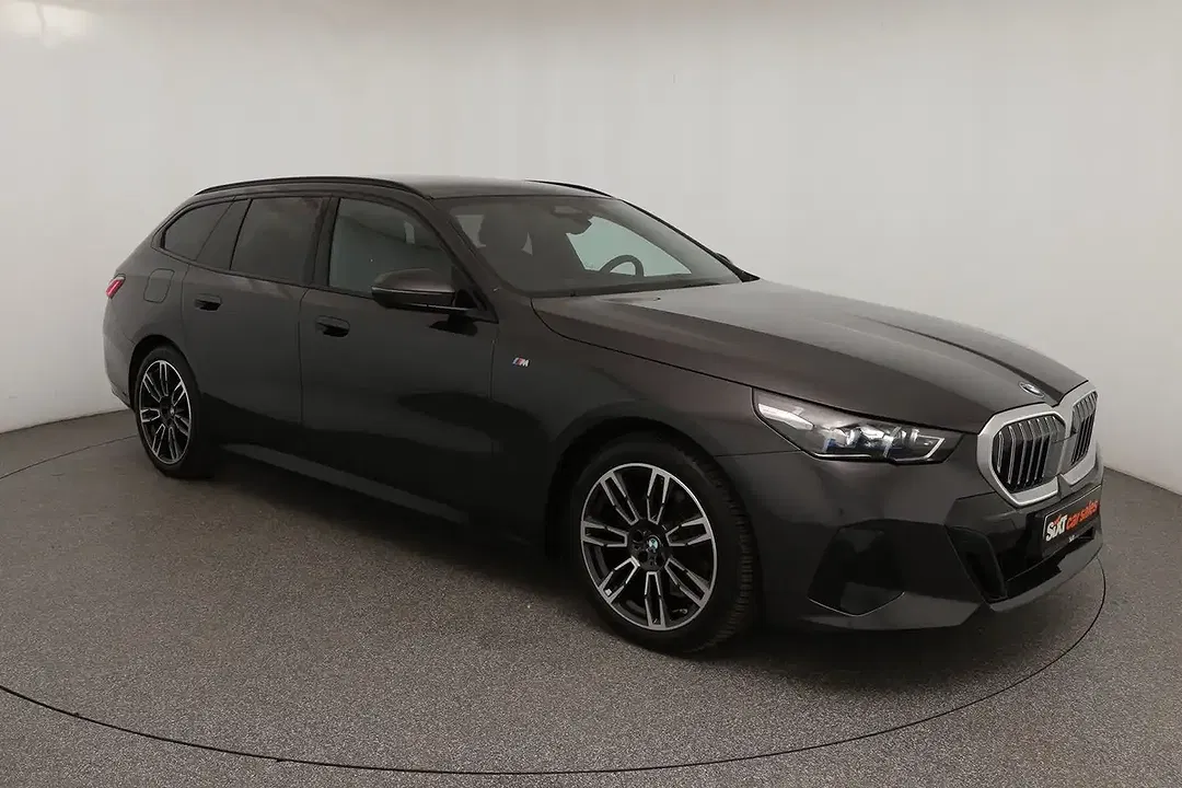 BMW 520 M Sport - Thumbnail 1