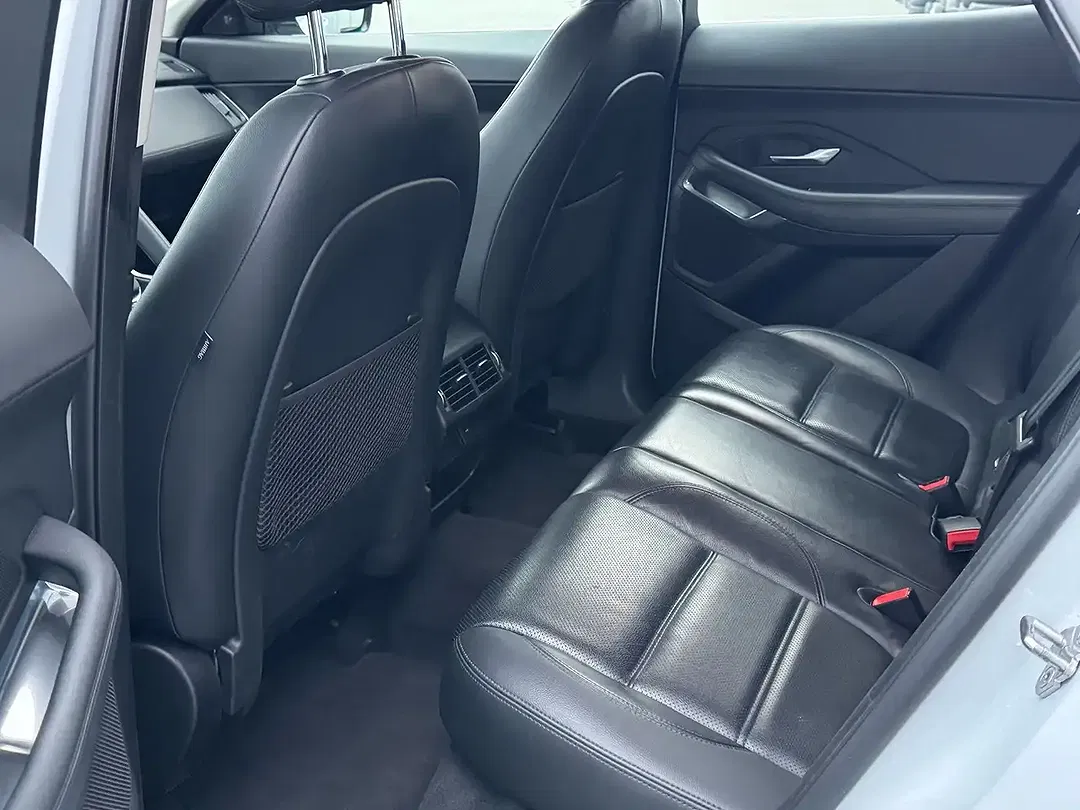 Jaguar E-Pace MHEV - Thumbnail 12