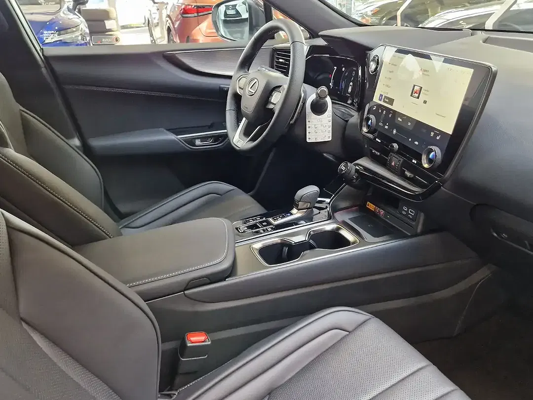 Lexus NX 450h+ F SPORT - Thumbnail 10