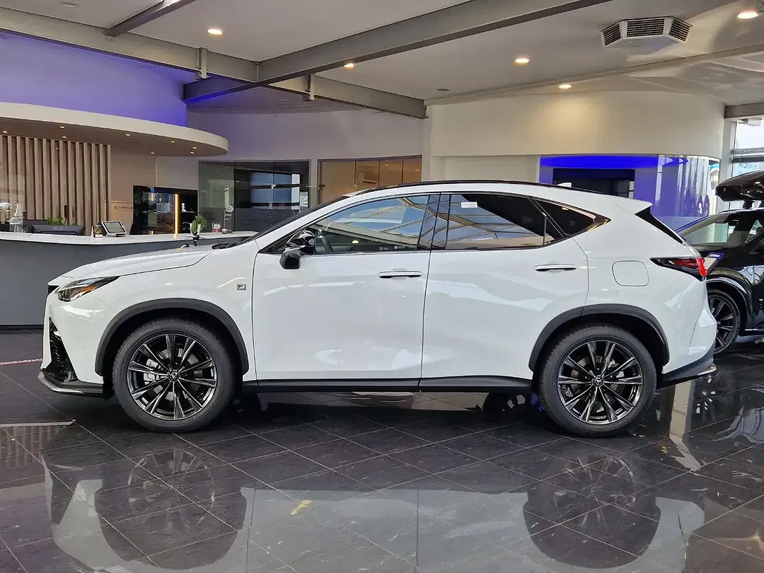 Lexus NX 450h+ F SPORT - Thumbnail 4