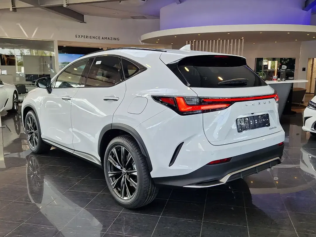 Lexus NX 450h+ F SPORT - Thumbnail 5