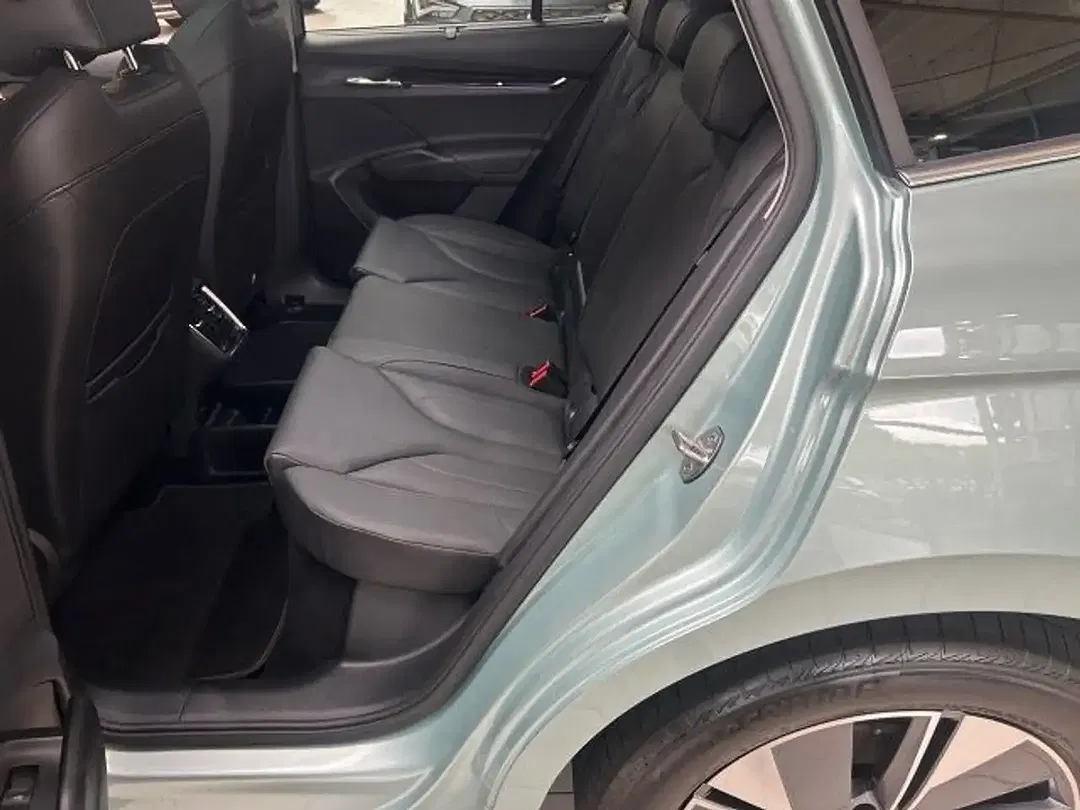 Skoda Enyaq 80 iV Suite - Thumbnail 12