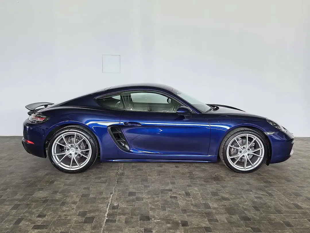 Porsche Cayman 2.0 - Thumbnail 10