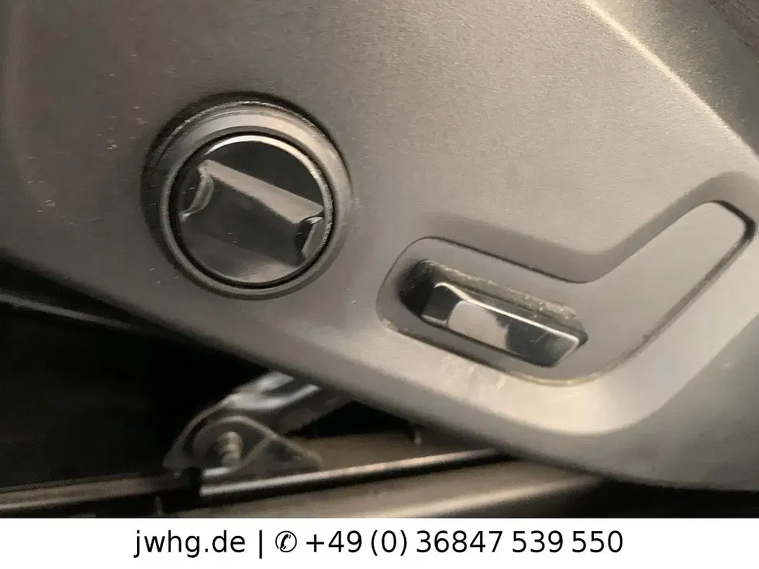 Volvo XC60 Momentum Pro - Thumbnail 6