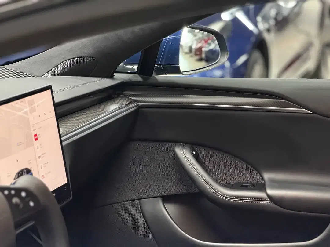 Tesla Model S Plaid - Thumbnail 10
