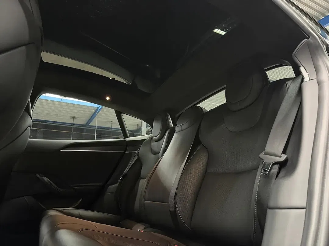 Tesla Model S Plaid - Thumbnail 12