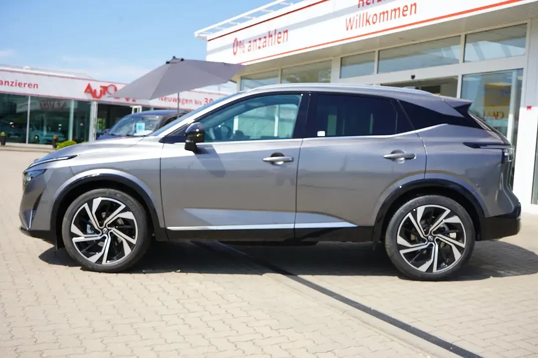 Nissan Qashqai 1.3 DIG-T AUT Tekna+ - foto 2