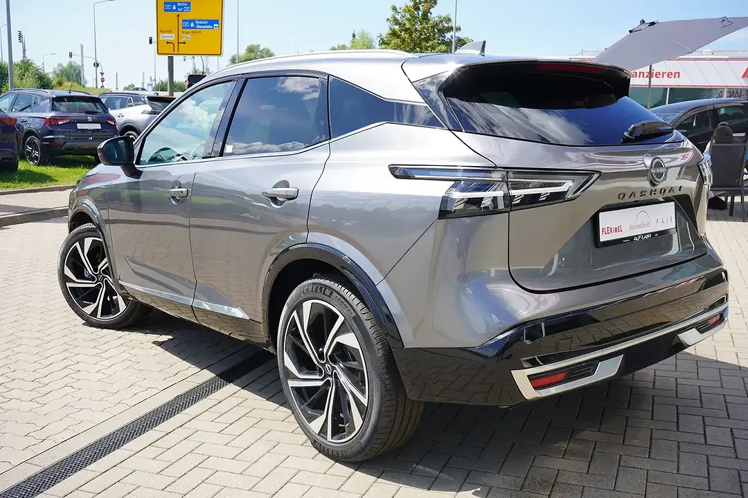 Nissan Qashqai 1.3 DIG-T AUT Tekna+ - Thumbnail 3