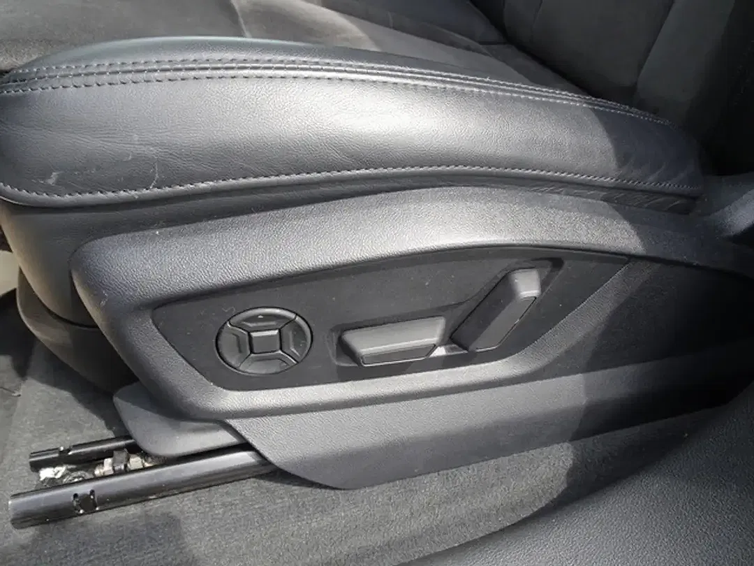 Audi RS Q8 4.0 TFSI quattro Matrix LED - Thumbnail 11