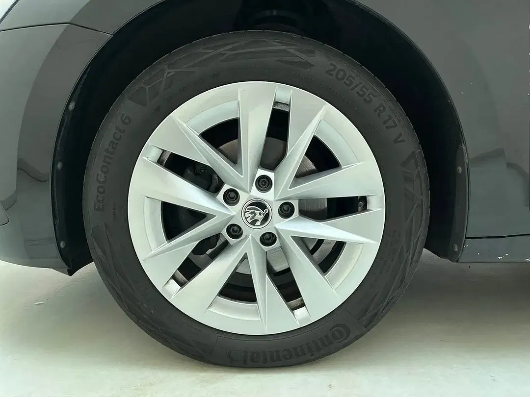 Skoda Octavia 2.0 TDI Combi Style - Thumbnail 9