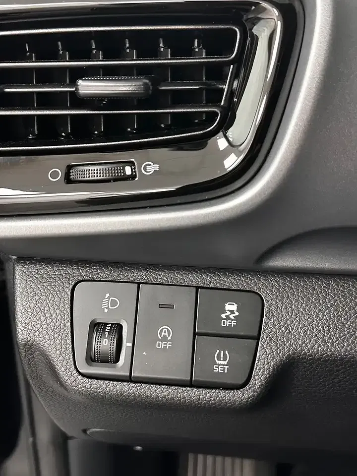 Kia Stonic Vision - Thumbnail 24