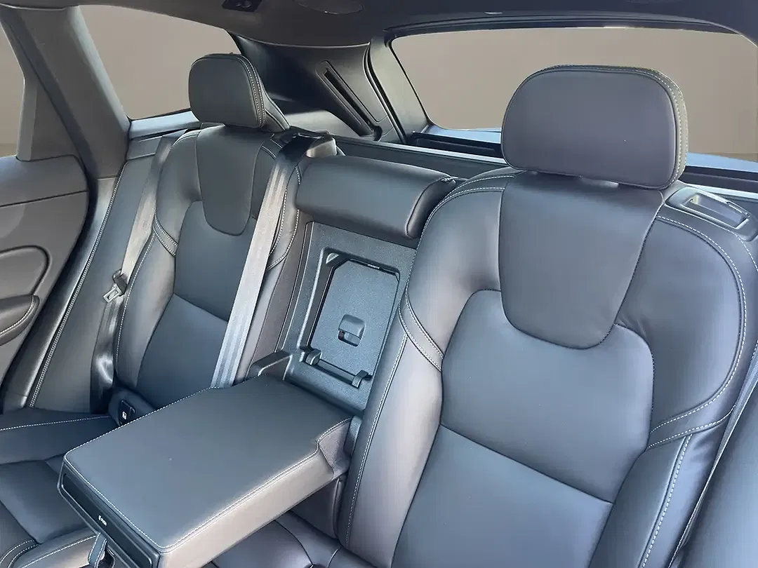 Volvo XC60 B5 Plus Black Edition - Thumbnail 12