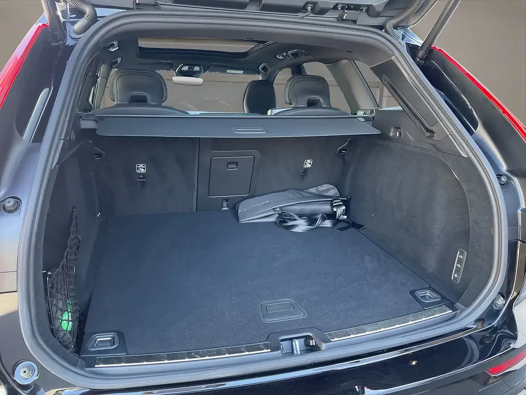 Volvo XC60 B5 Plus Black Edition - Thumbnail 14