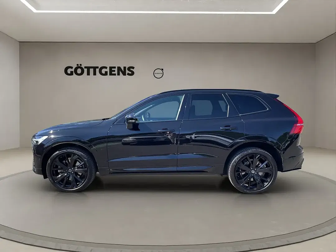 Volvo XC60 B5 Plus Black Edition - Thumbnail 2