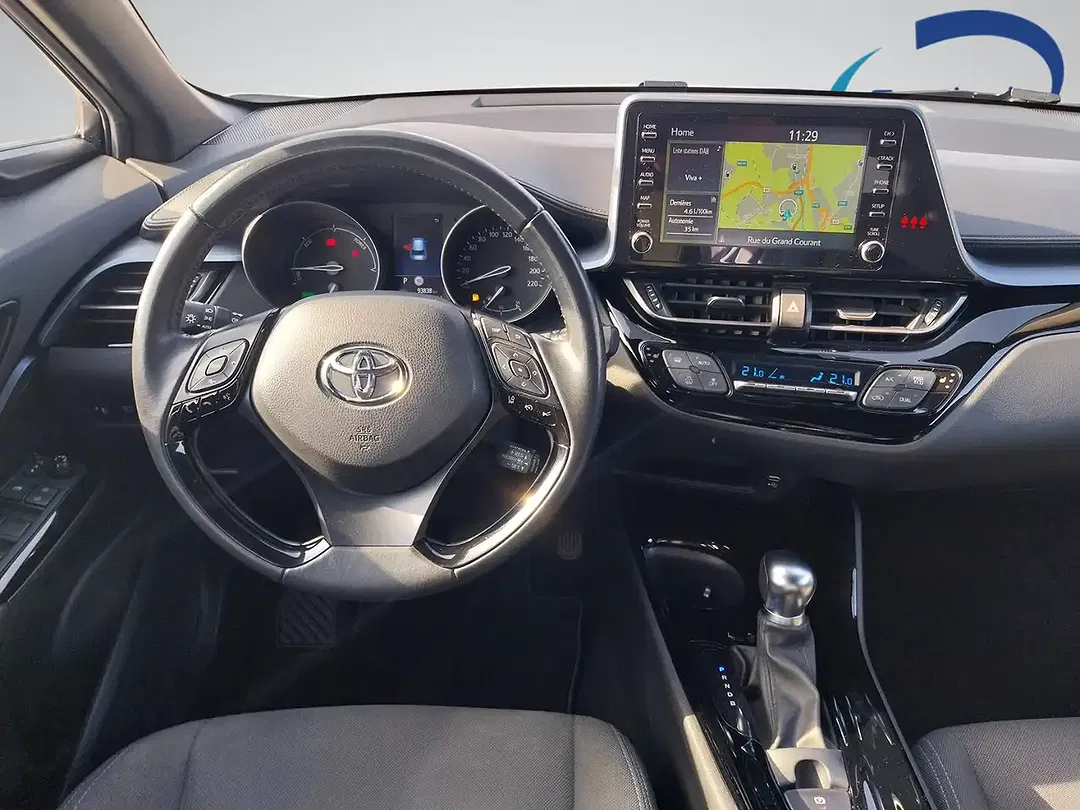 Toyota C-HR Hybrid - Thumbnail 13