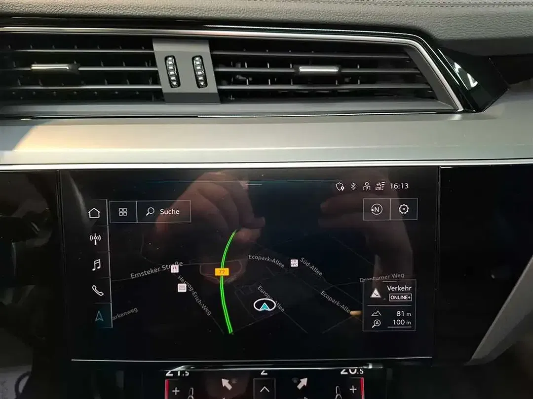 Audi Q8 55 BEV quattro S line - Thumbnail 11