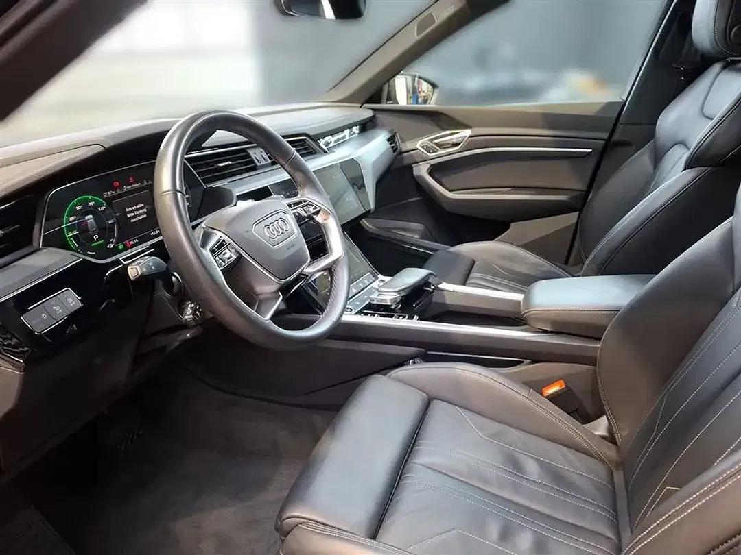 Audi Q8 55 BEV quattro S line - Thumbnail 8