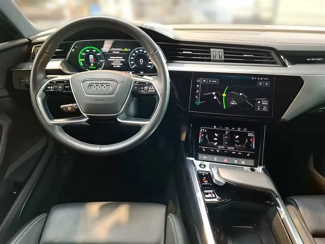 Audi Q8 55 BEV quattro S line - Thumbnail 9