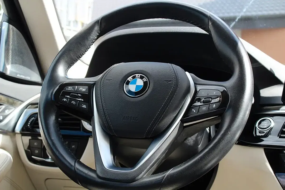 BMW 530 xDrive - Thumbnail 16