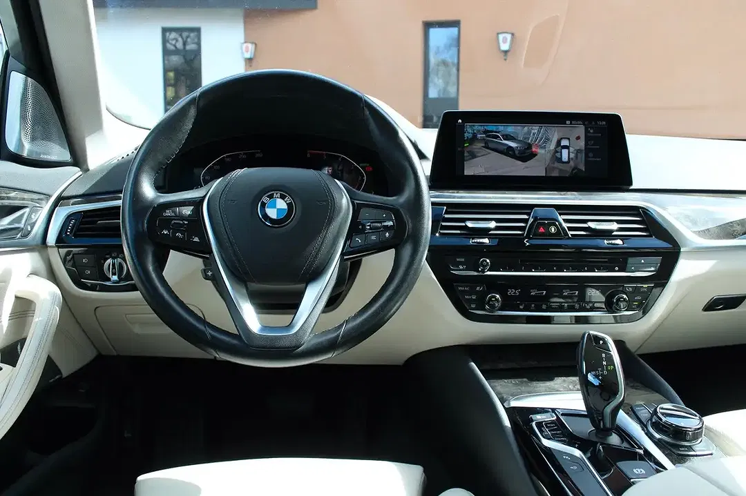BMW 530 xDrive - Thumbnail 6