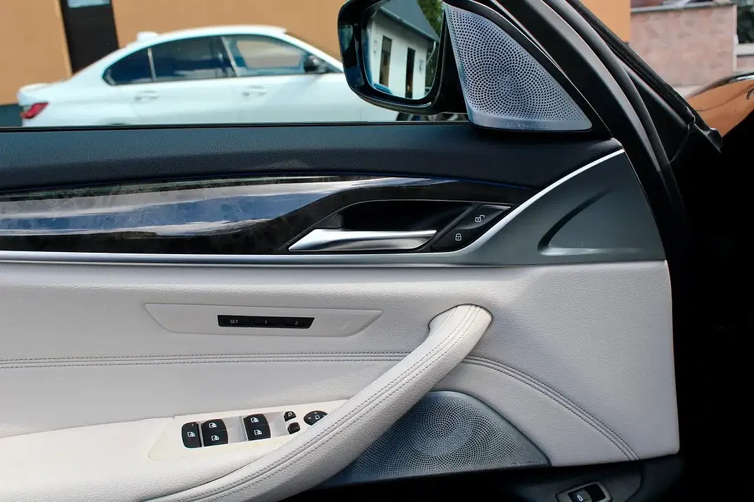 BMW 530 xDrive - Thumbnail 9