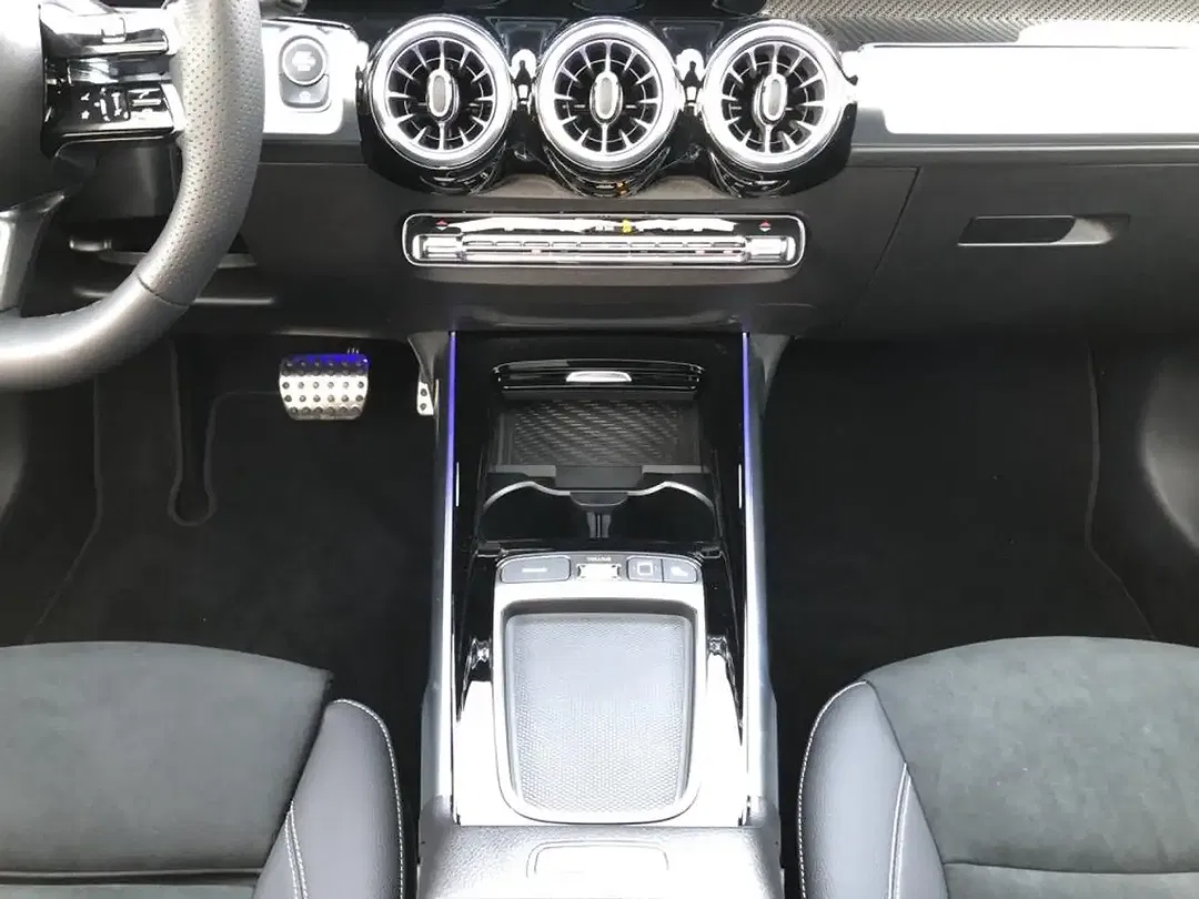Mercedes-Benz GLB 220 4MATIC AMG MBUX Night - foto 14