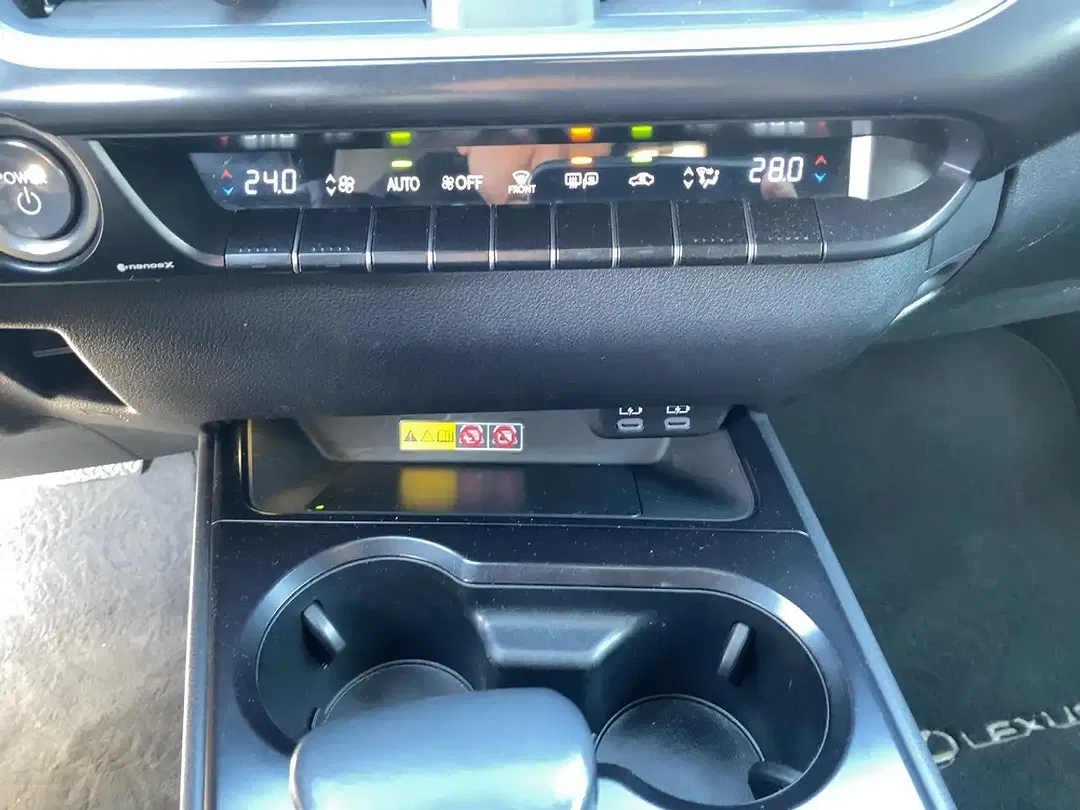 Lexus UX 250h Style Edition - Thumbnail 14