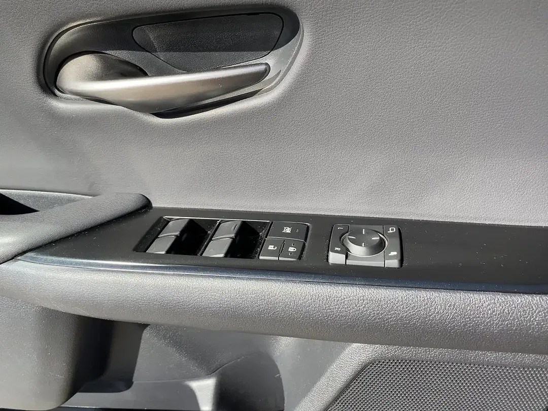 Lexus UX 250h Style Edition - Thumbnail 16