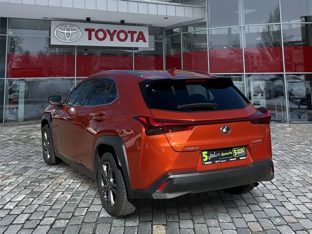 Lexus UX 250h Style Edition - Thumbnail 3