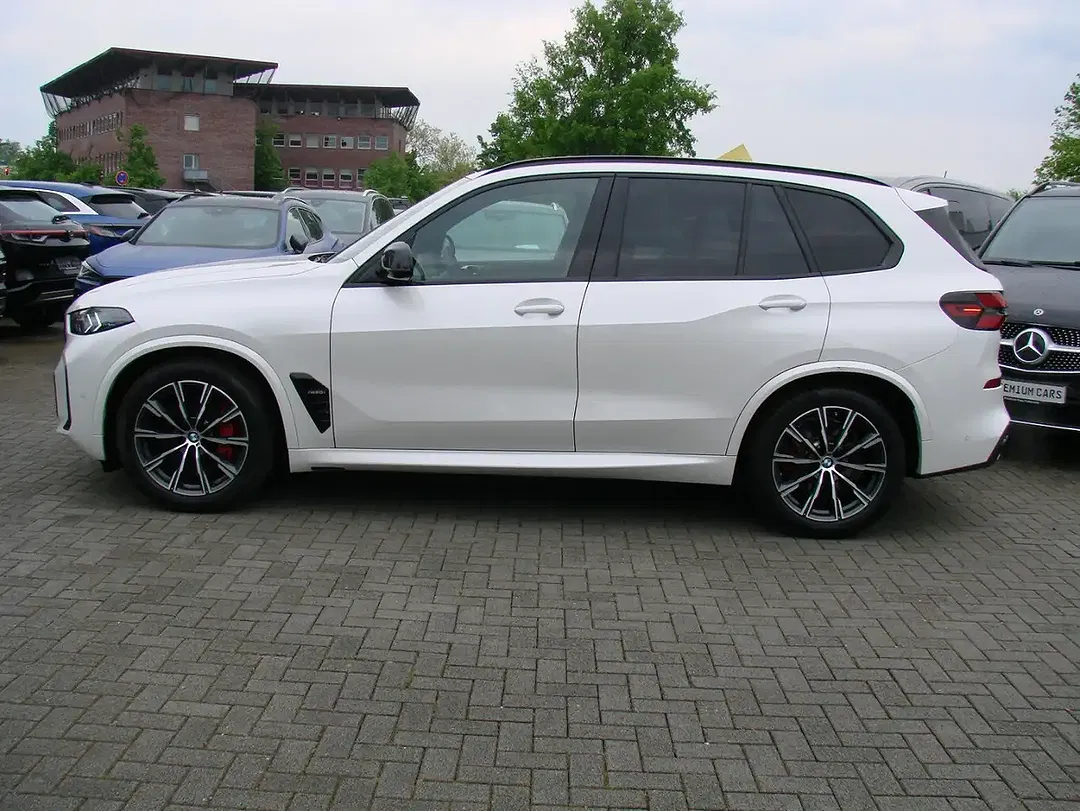 BMW X5 M V8 xDrive M Sport Pro - Thumbnail 5