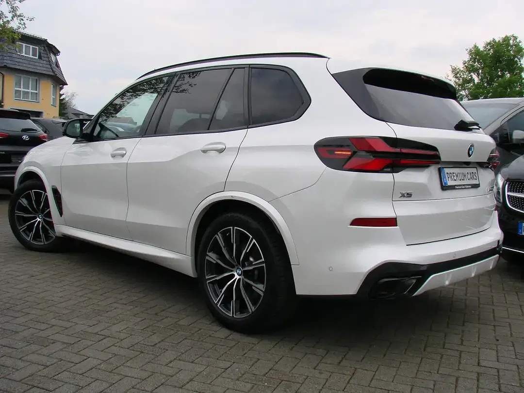 BMW X5 M V8 xDrive M Sport Pro - Thumbnail 6