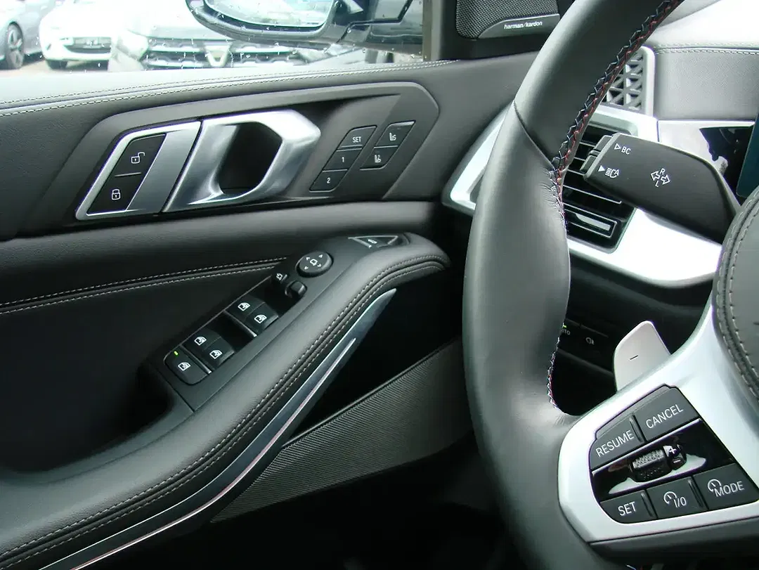 BMW X5 M V8 xDrive M Sport Pro - Thumbnail 9