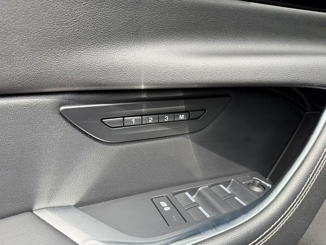 Jaguar XE D200 MHEV R-Dynamic Black S - Thumbnail 8