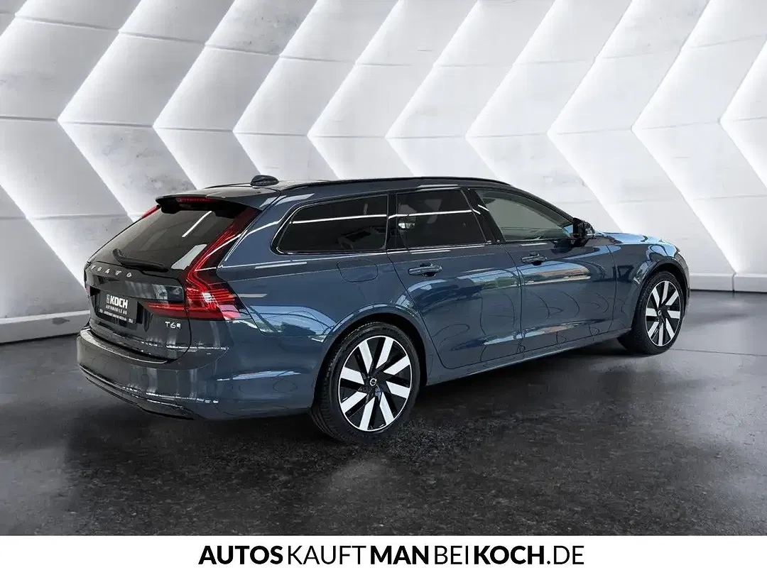 Volvo V90 T6 PHEV AWD Ultra Dark - Thumbnail 3