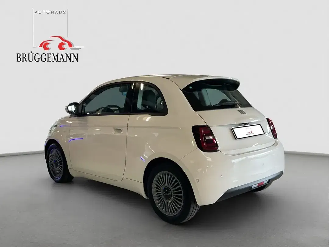 Fiat 500e - Thumbnail 4
