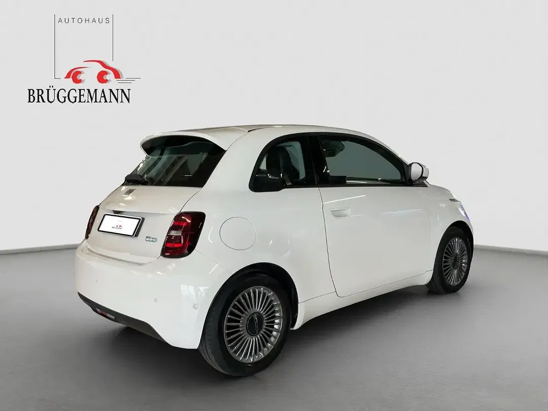 Fiat 500e - Thumbnail 6