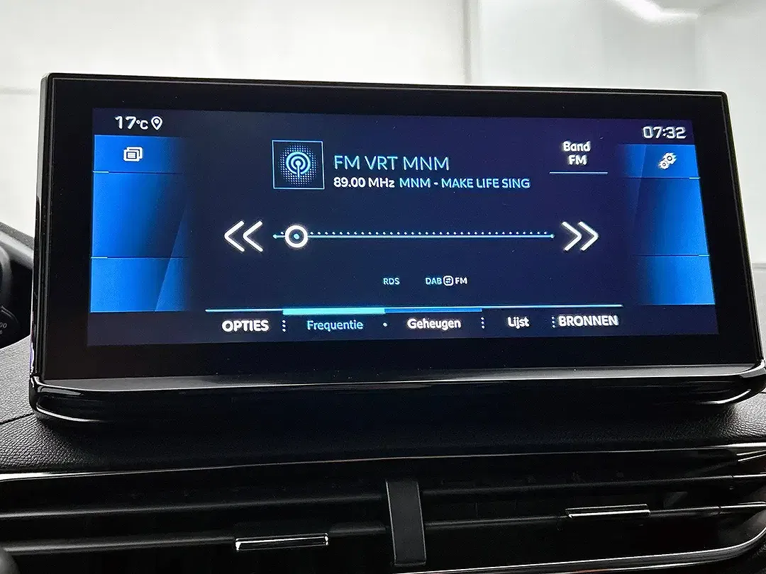 Peugeot 5008 PureTech Allure Pack - Thumbnail 23