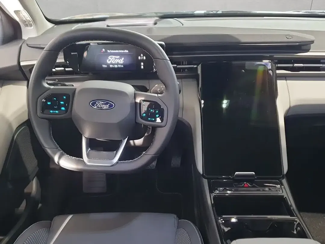 Ford Explorer 4x4 - Thumbnail 10