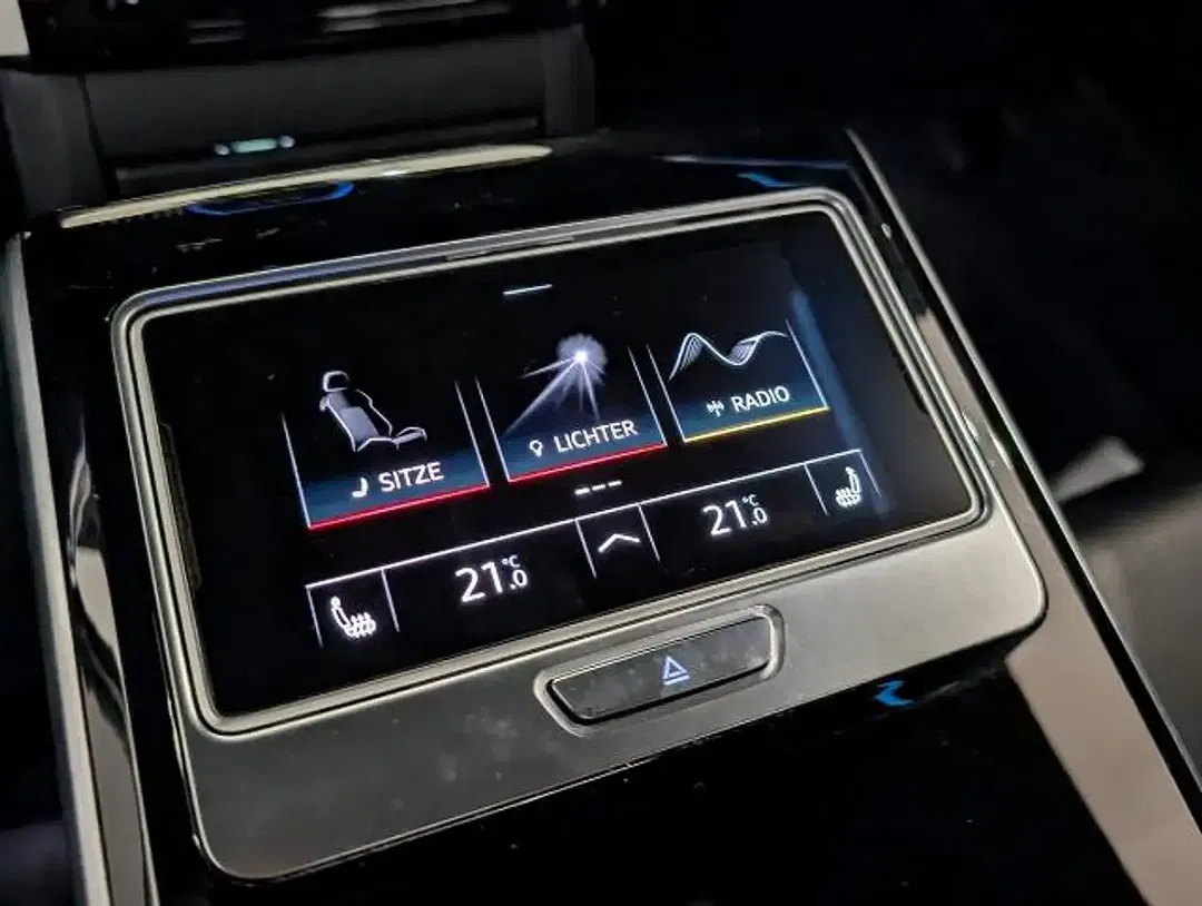 Audi S8 quattro Matrix LED - Thumbnail 9