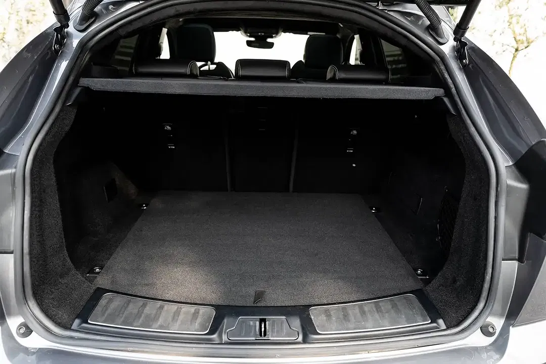 Jaguar E-Pace P300e R-Dynamic - Thumbnail 14